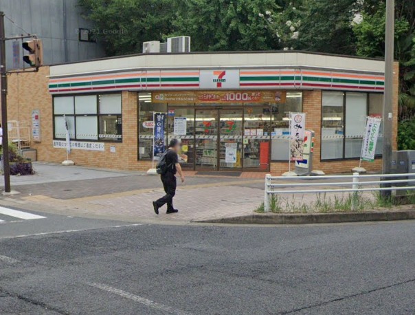 コンビニ　セブンイレブン 名古屋東桜1丁目店（コンビニ）まで70m