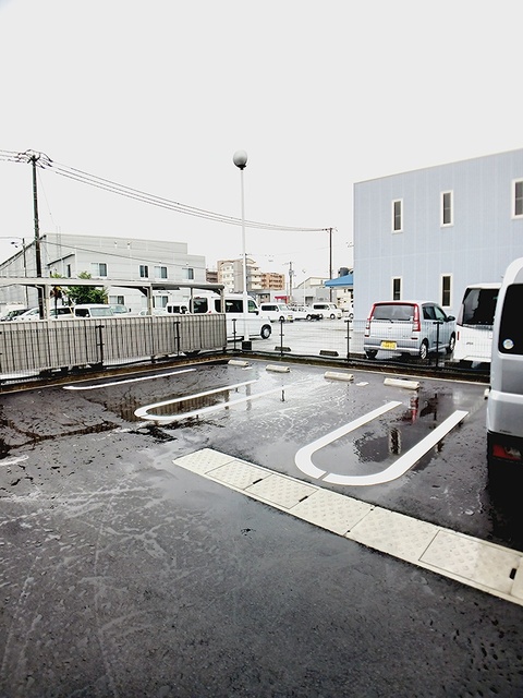 駐車場　駐車場