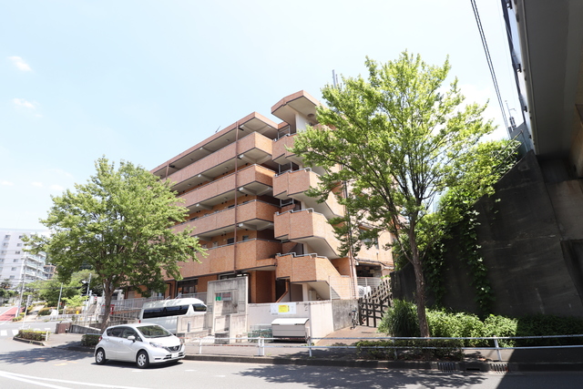 建物外観　丈夫で安心の鉄筋コンクリート造マンションです☆