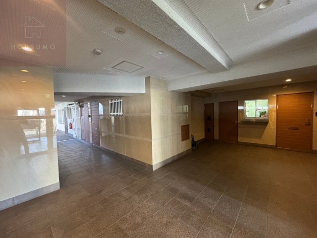 エントランス　カースペースがあります