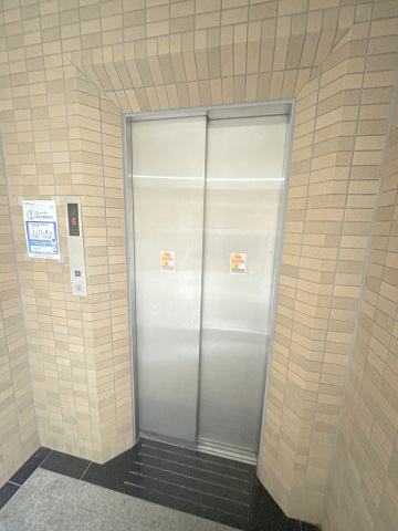 コンビニ　ファミリーマート浜田一丁目店（コンビニ）まで198m
