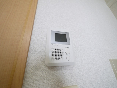 セキュリティ　お顔が見えるモニター付きインターホンもございます。