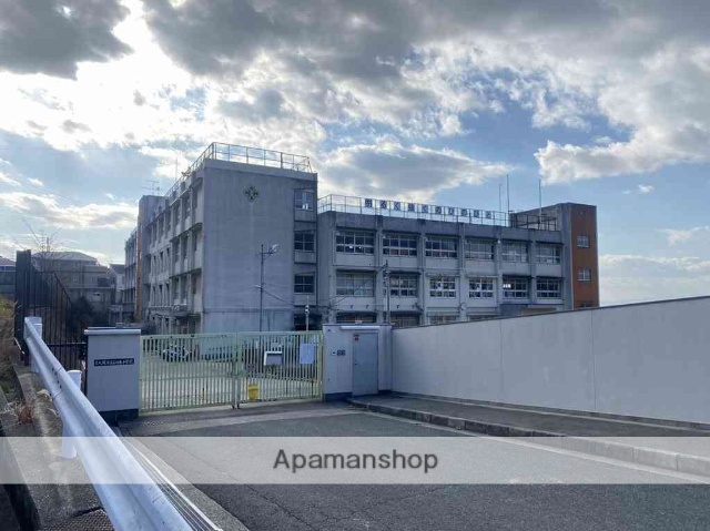 小学校　石切東小学校（小学校）まで1941m