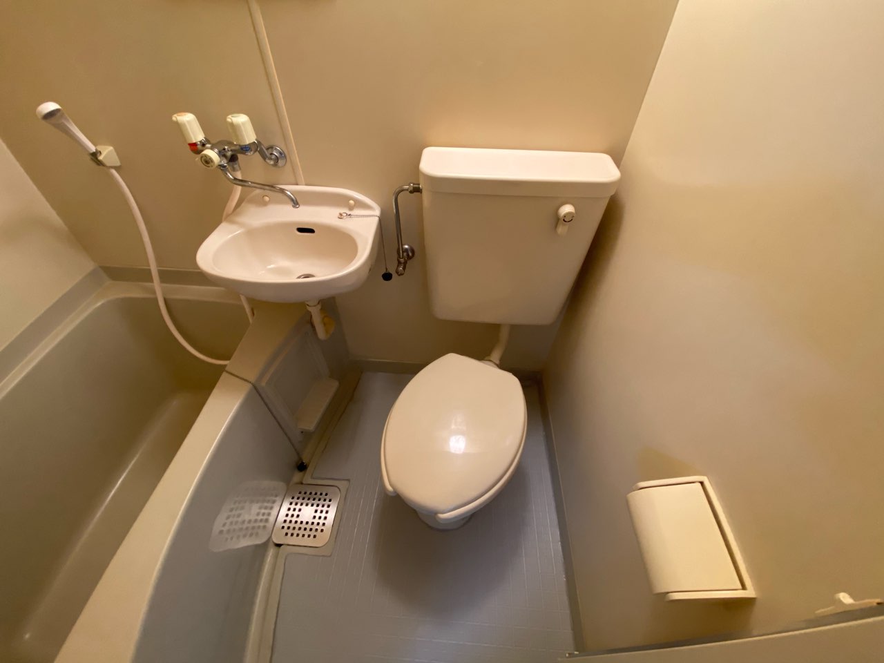 トイレ　浴室内にトイレがあります☆
