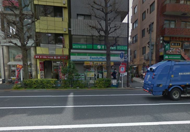 コンビニ　ファミリーマート 東高円寺駅前店（コンビニ）まで254m