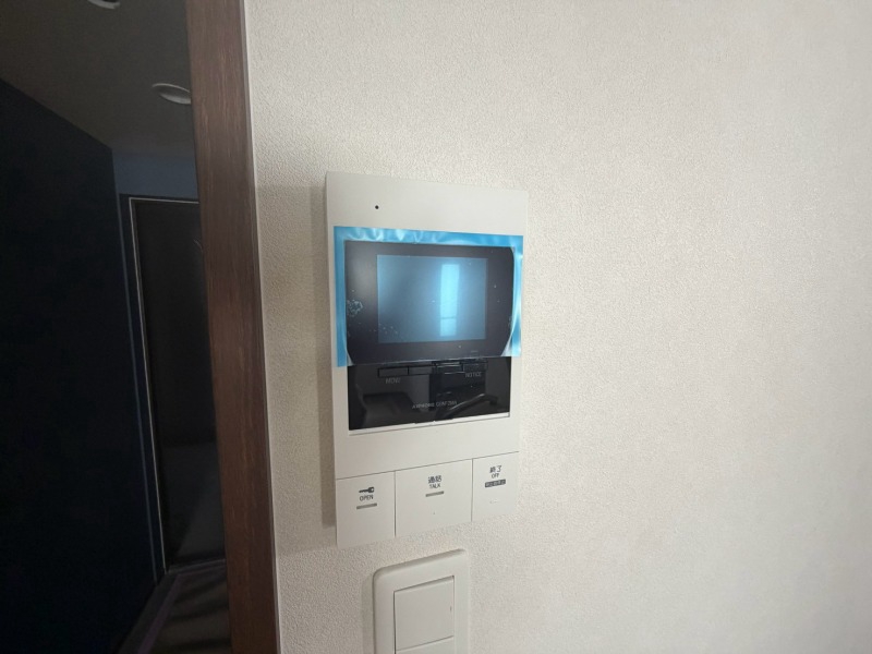 セキュリティ　ＴＶモニター付インターホンです。来客者の顔が見えるので安心！
