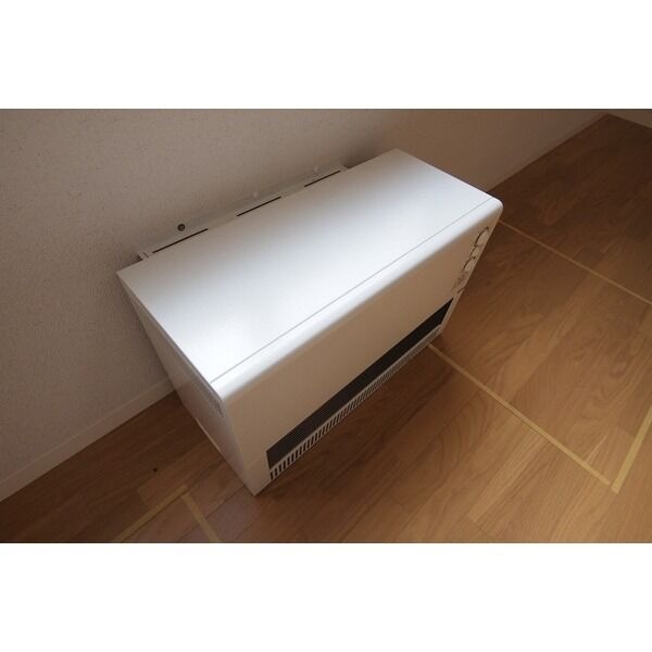 その他設備　電気暖房です。冬場の寒い日でも安心ですね～