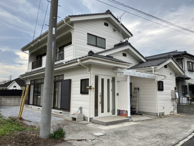 建物外観　玄関側の外観です