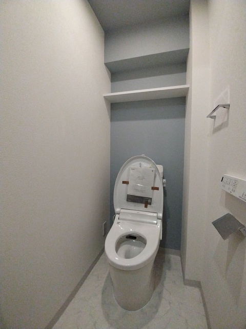 トイレ　別室参考写真・反転間取