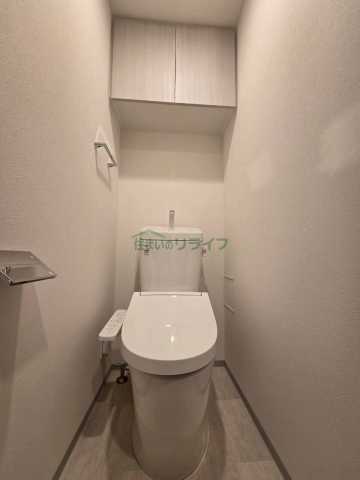 トイレ　別部屋の画像になります。
