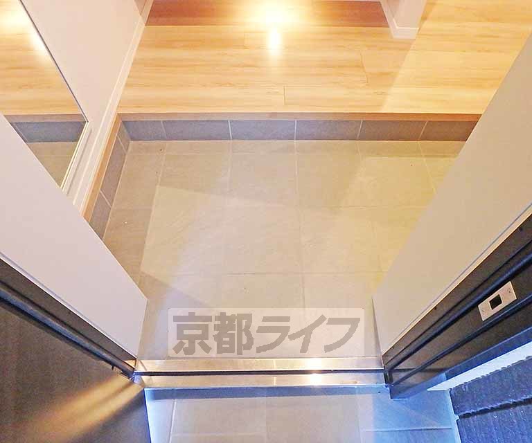 玄関　広々とした玄関です。