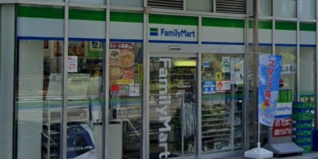 コンビニ　ファミリーマート汐留イタリア街店（コンビニ）まで151m