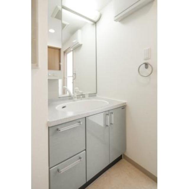 洗面設備　※写真は同タイプ住戸です。