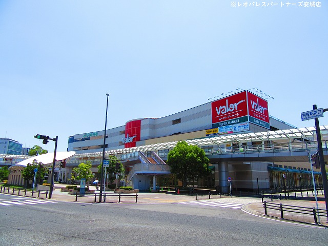 スーパー　バロー刈谷店（スーパー）まで355m