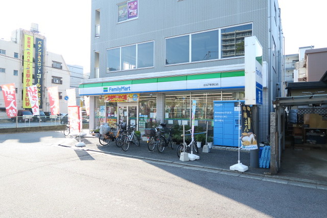 コンビニ　ファミリーマート　北松戸駅西口店（コンビニ）まで180m