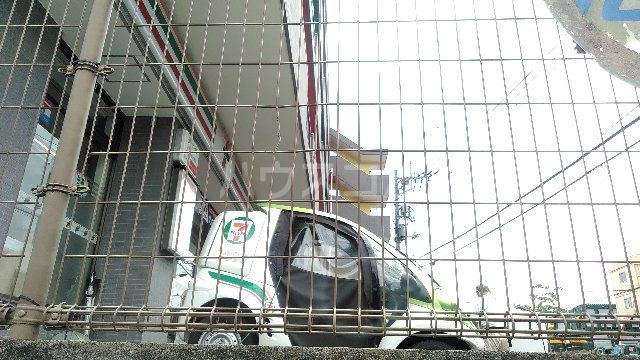コンビニ　セブンイレブン 川崎百合丘店（コンビニ）まで304m