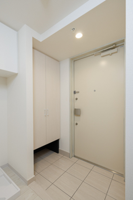 玄関　※写真は同タイプ住戸です。