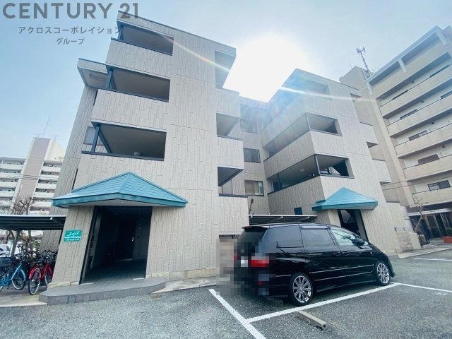 建物外観　敷地内駐車場あり！