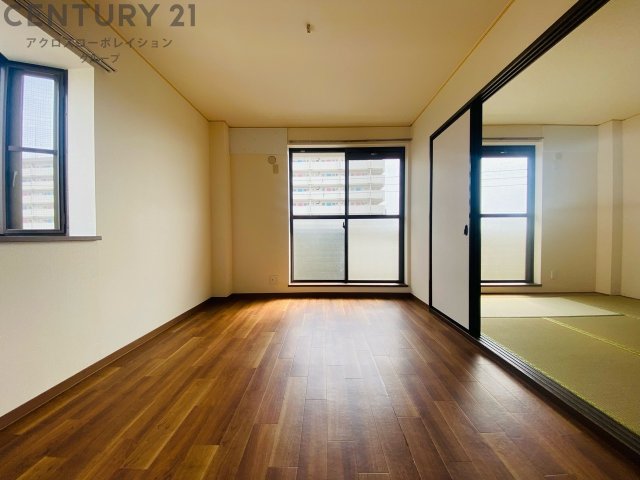 居室・リビング　角部屋住戸で過ごしやすく、おすすめです。