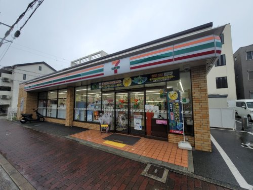 コンビニ　セブンイレブン 尼崎立花町2丁目店（コンビニ）まで439m