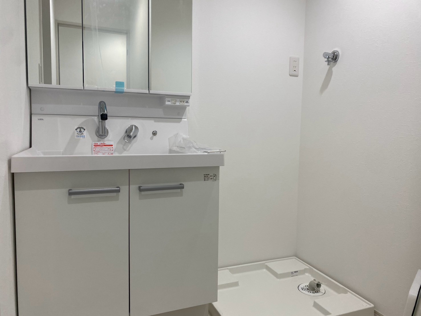 洗面設備　同タイプの部屋の写真を掲載しております。