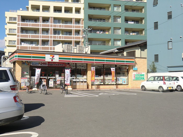 コンビニ　セブンイレブン西鉄二日市駅東店（コンビニ）まで413m
