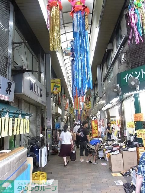 小学校　駅前商店街（小学校）まで300m