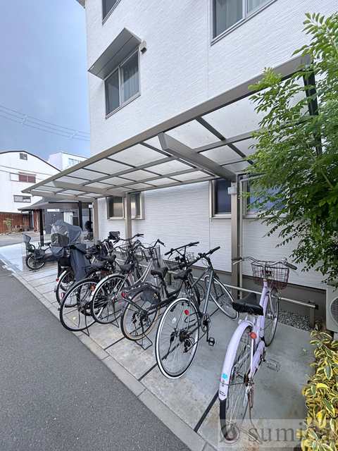 その他共有部分　屋根付き駐輪場が嬉しいです♪♪