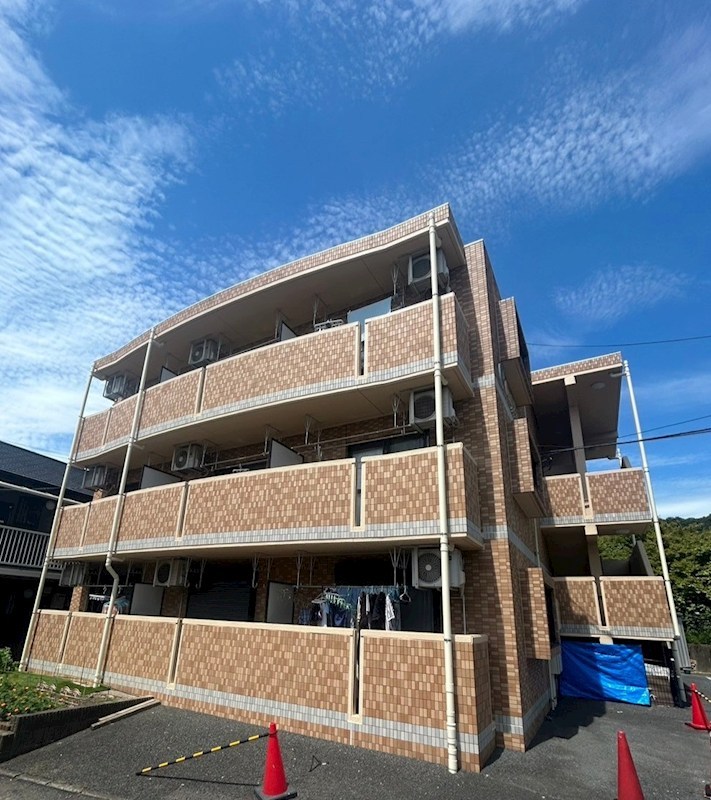 建物外観　東海大学前駅徒歩13分