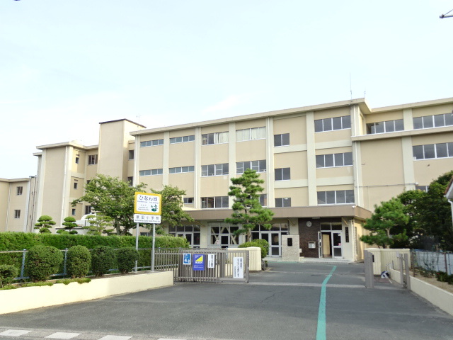 小学校　飯田小学校（小学校）まで437m