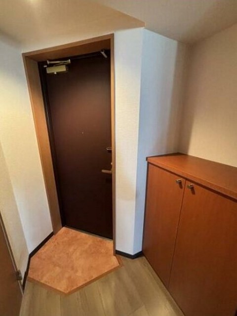 玄関　別部屋同仕様タイプ