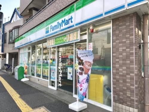 コンビニ　ファミリーマート上中里三丁目店（コンビニ）まで188m