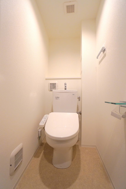 トイレ　※写真は同タイプ住戸です。
