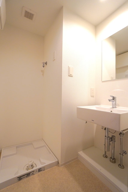 洗面設備　※写真は同タイプ住戸です。