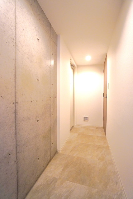 玄関　※写真は同タイプ住戸です。