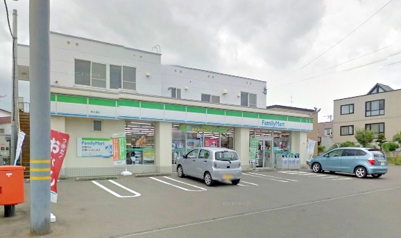 コンビニ　ファミリーマート札幌南郷15丁目店（コンビニ）まで500m