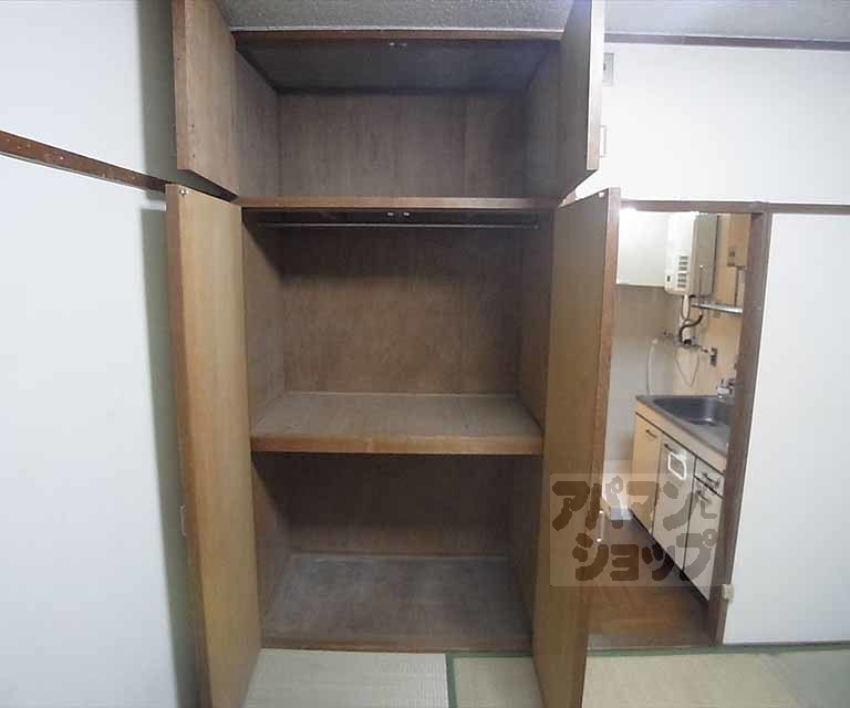 収納　押入