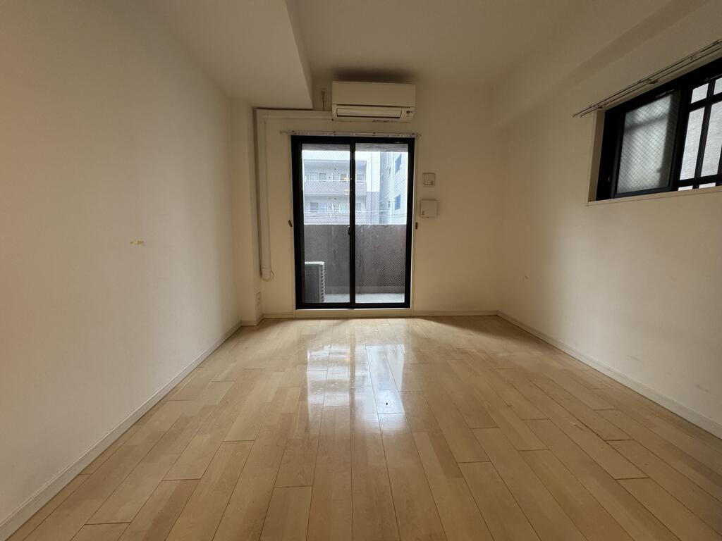 1K Mansion in Nishi-ku, Osaka — photo 3 of 3