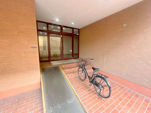 エントランス　綺麗なエントランスです。