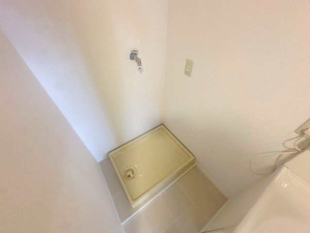 その他設備　嬉しい室内洗濯機置場。これで洗濯機も長持ちしますね。