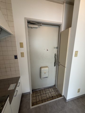 シャトレー須磨の玄関写真