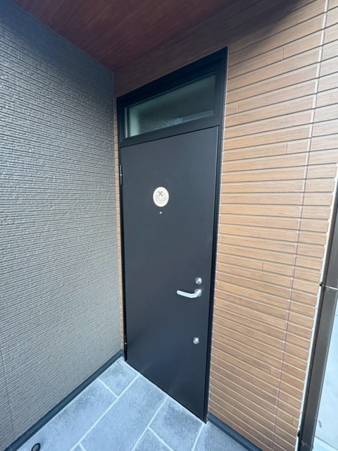 玄関　【外観写真】玄関