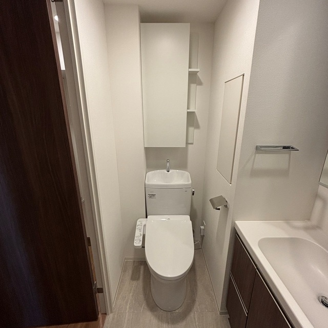 トイレ　※写真は同タイプ住戸です。
