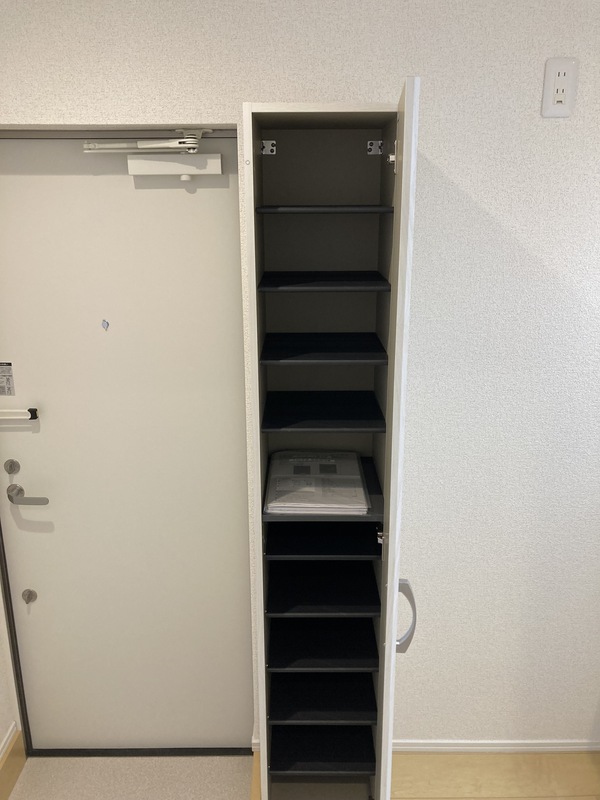 玄関　※別部屋参考写真
