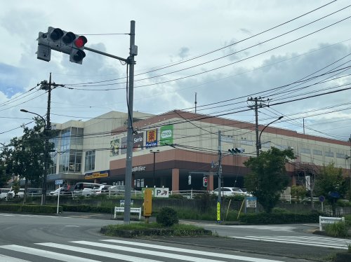 ドラックストア　ドラッグストア マツモトキヨシ 多摩貝取店（ドラッグストア）まで423m