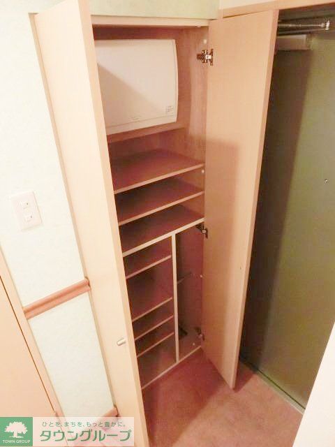 玄関　玄関収納も充実ですね