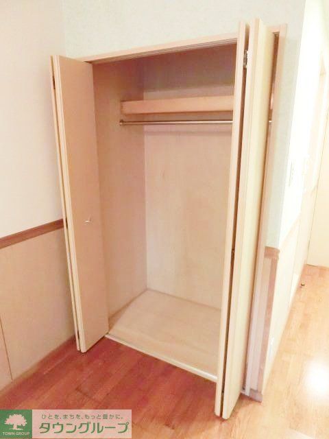 収納　コートもかけられますね