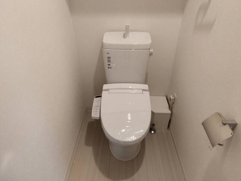 トイレ　同物件別部屋写真