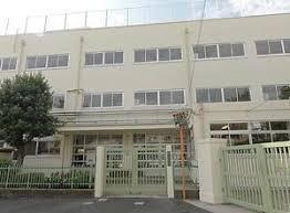 中学校　品川区立大崎中学校（中学校）まで484m