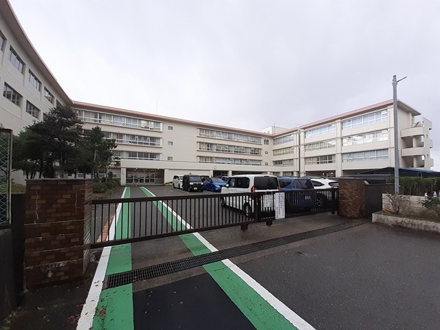 小学校　金沢市立伏見台小学校（小学校）まで974m